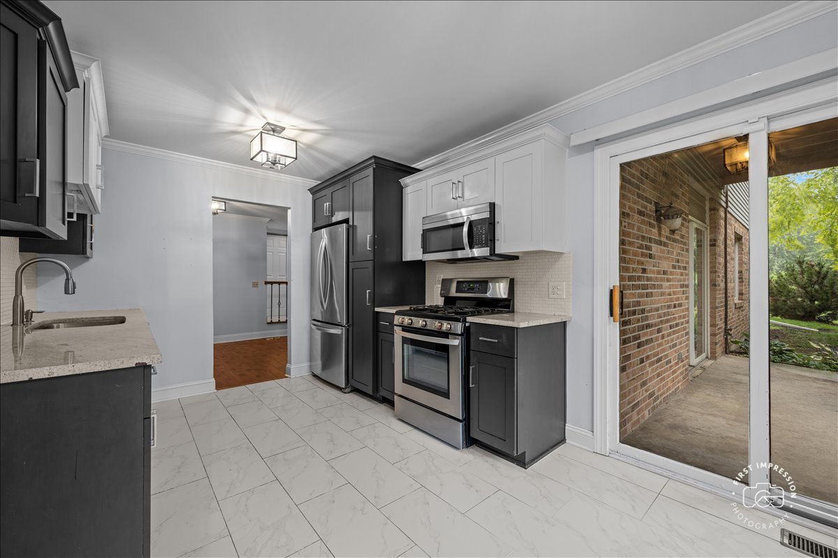 629 Dana Court Unit: B