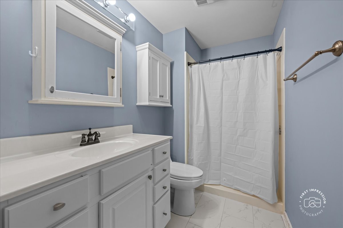 629 Dana Court Unit: B