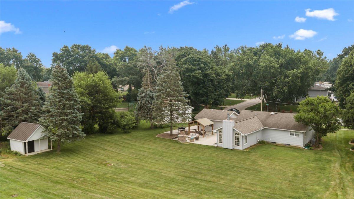 27W116 48th Street