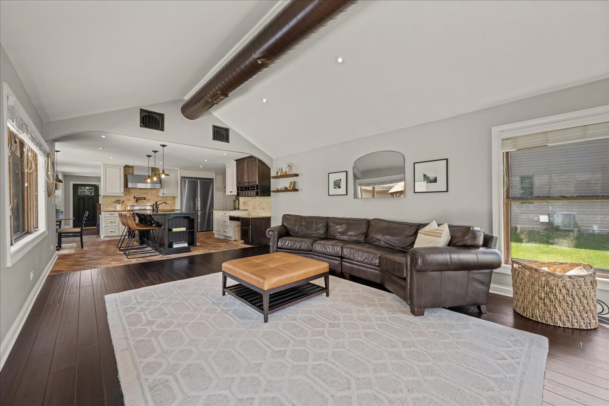 27W116 48th Street