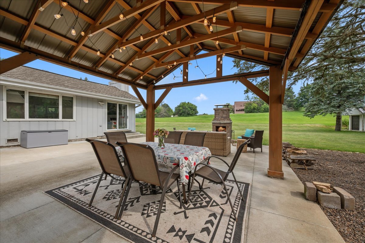 27W116 48th Street