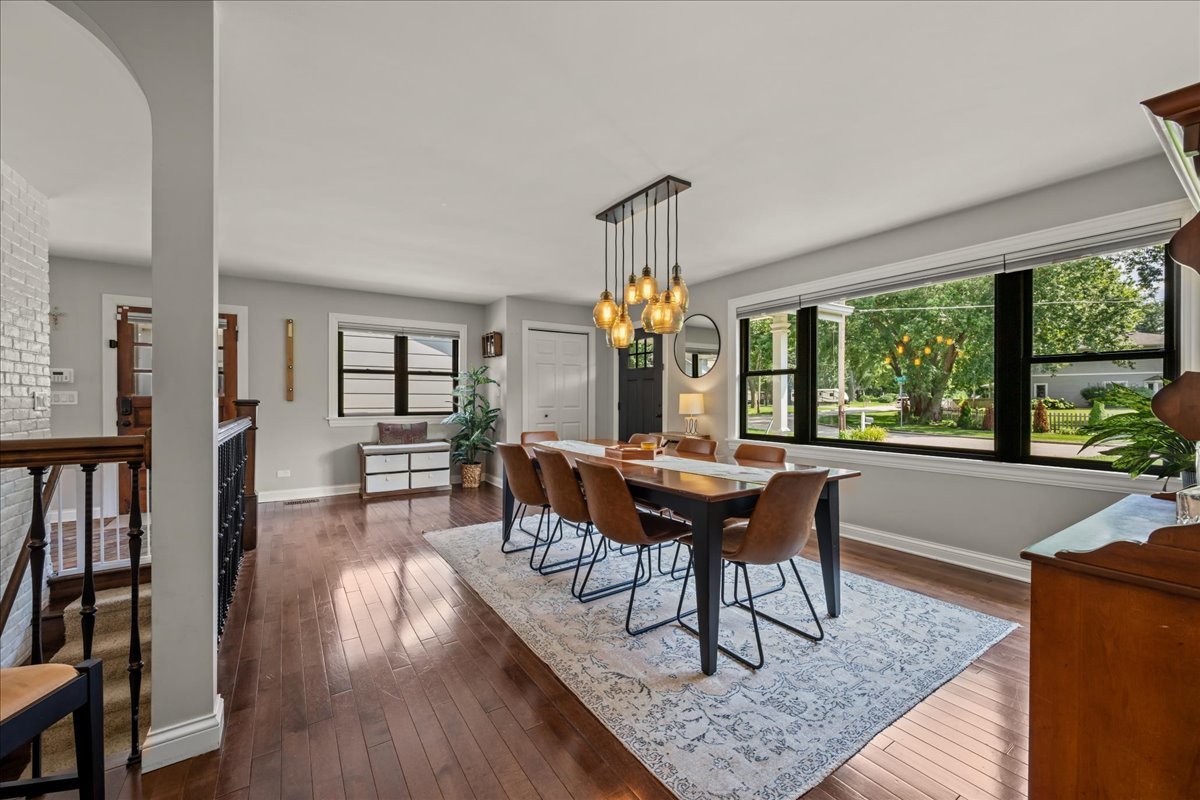 27W116 48th Street