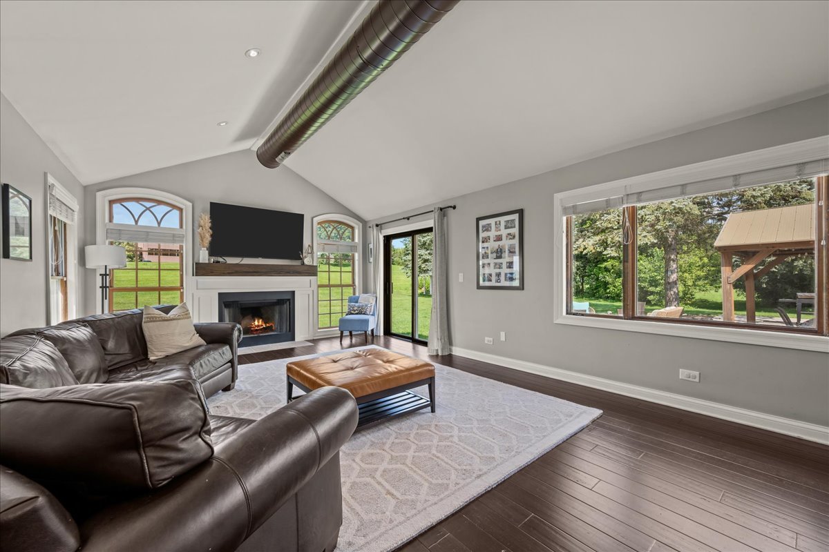 27W116 48th Street
