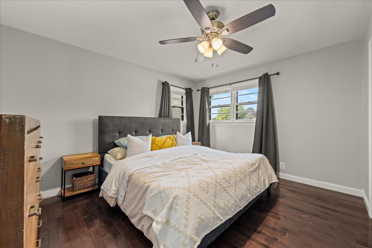 27W116 48th Street