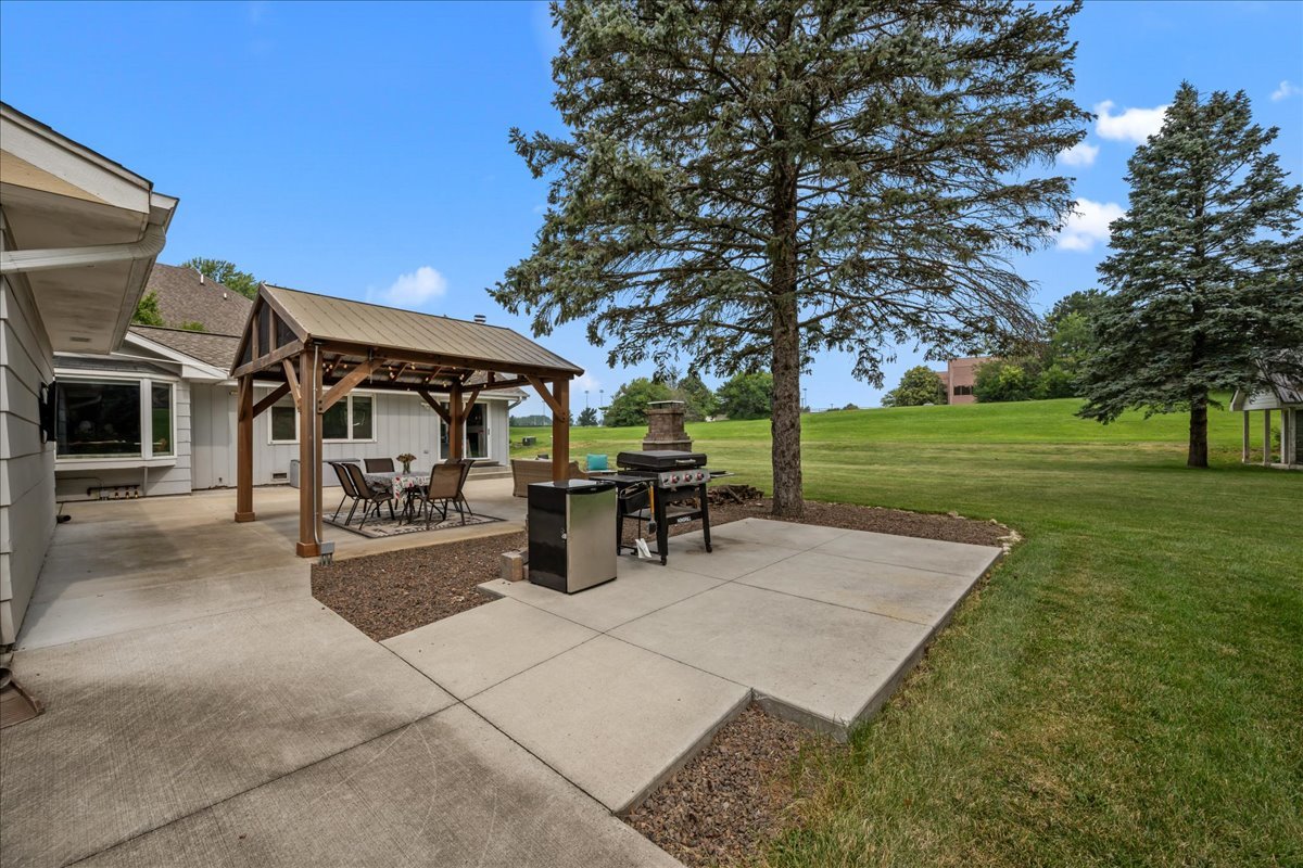 27W116 48th Street