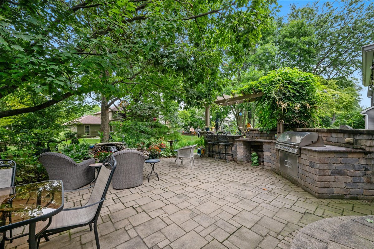1533 Meadowland Drive