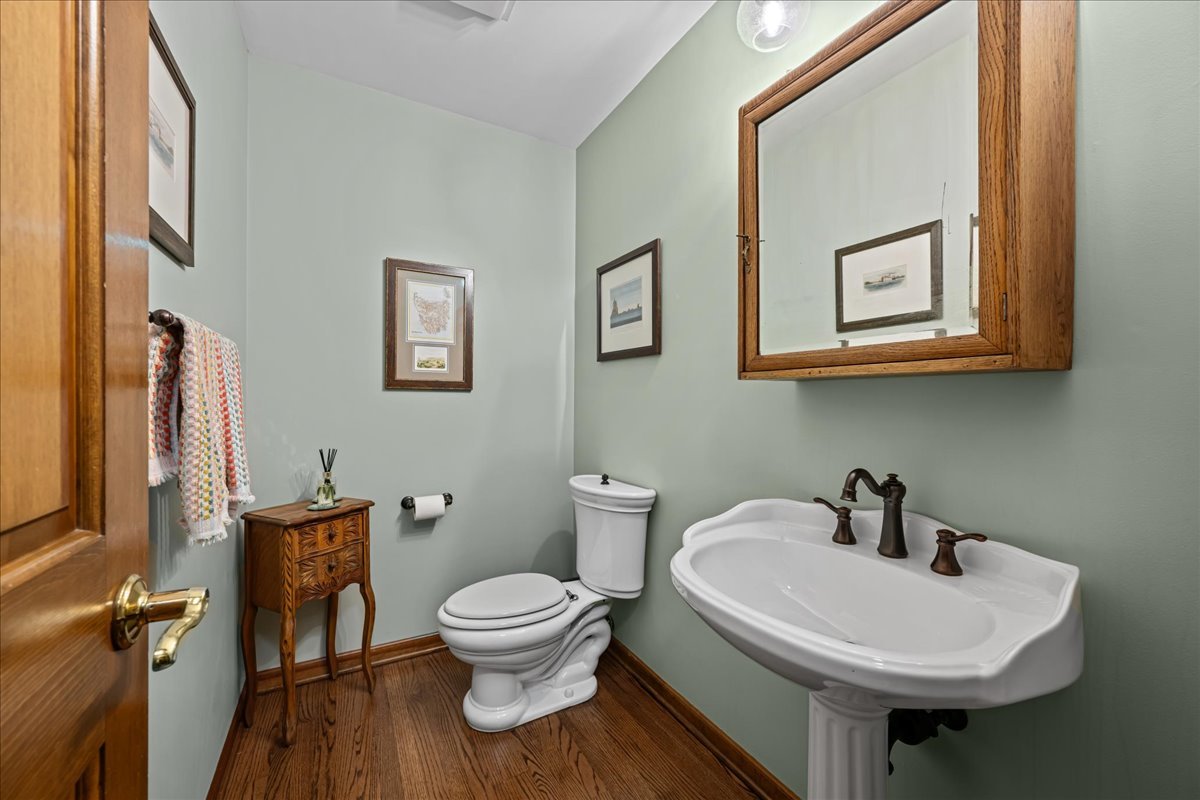 1533 Meadowland Drive