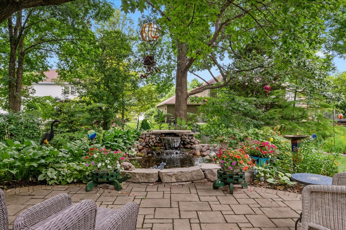 1533 Meadowland Drive