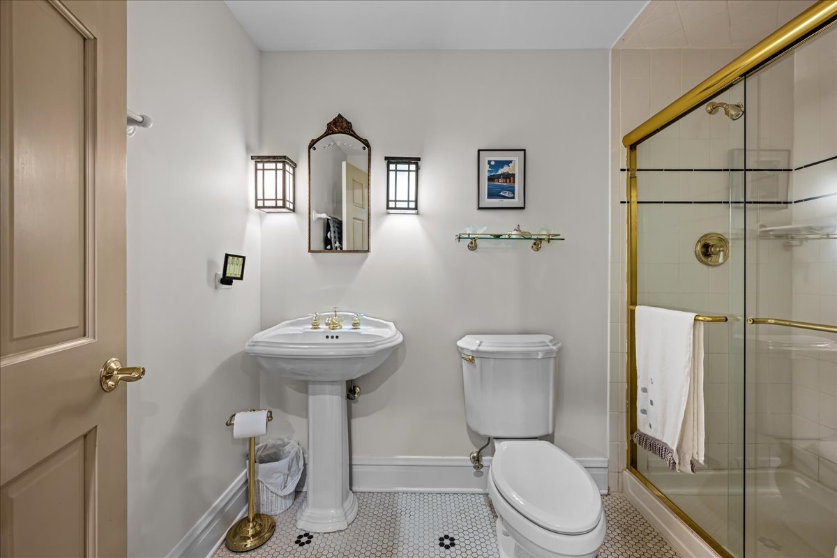1533 Meadowland Drive
