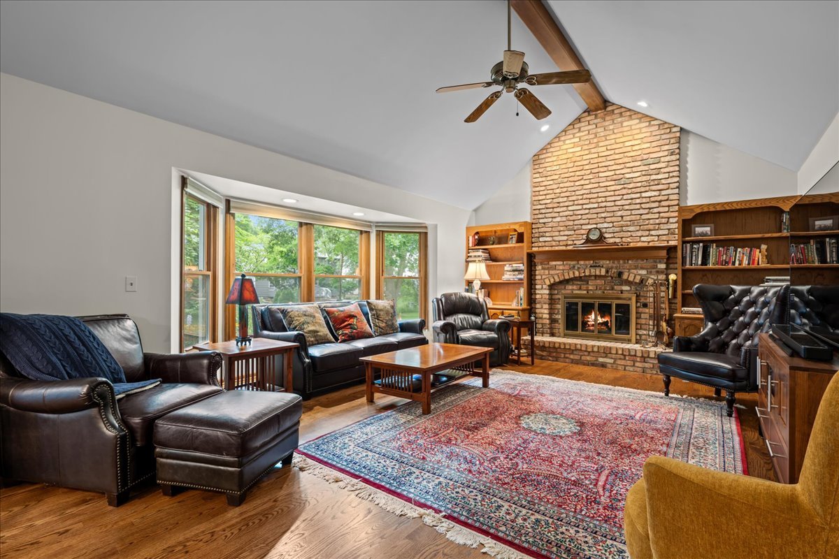1533 Meadowland Drive