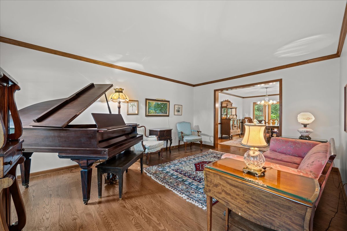 1533 Meadowland Drive