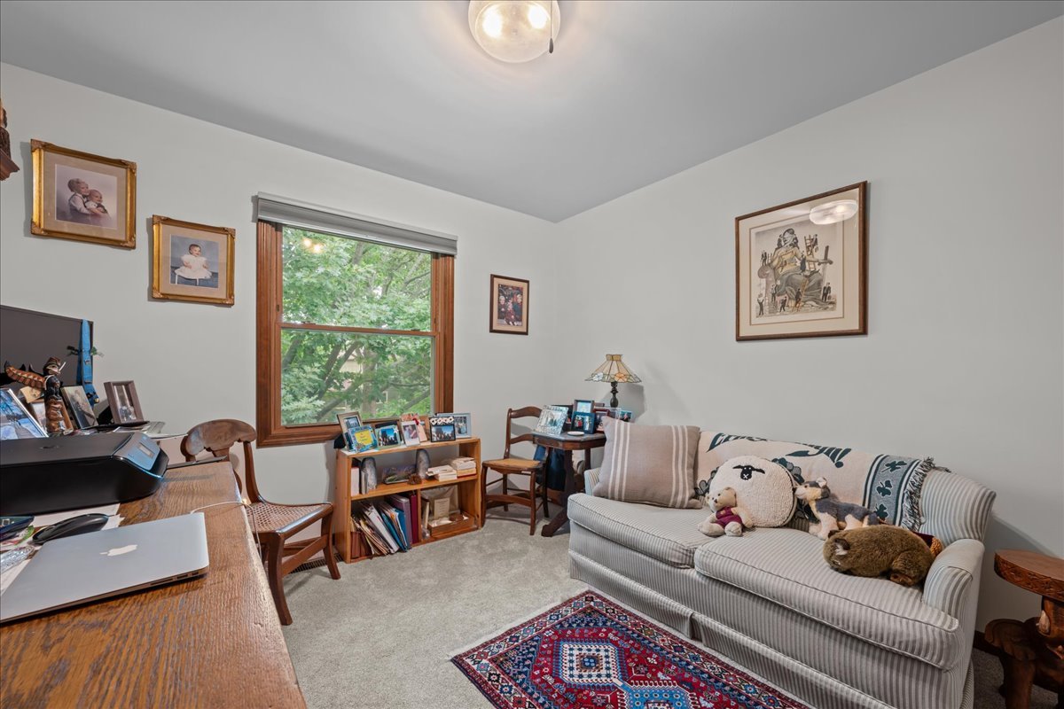 1533 Meadowland Drive