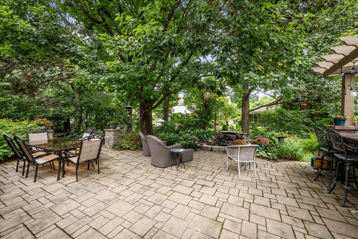 1533 Meadowland Drive