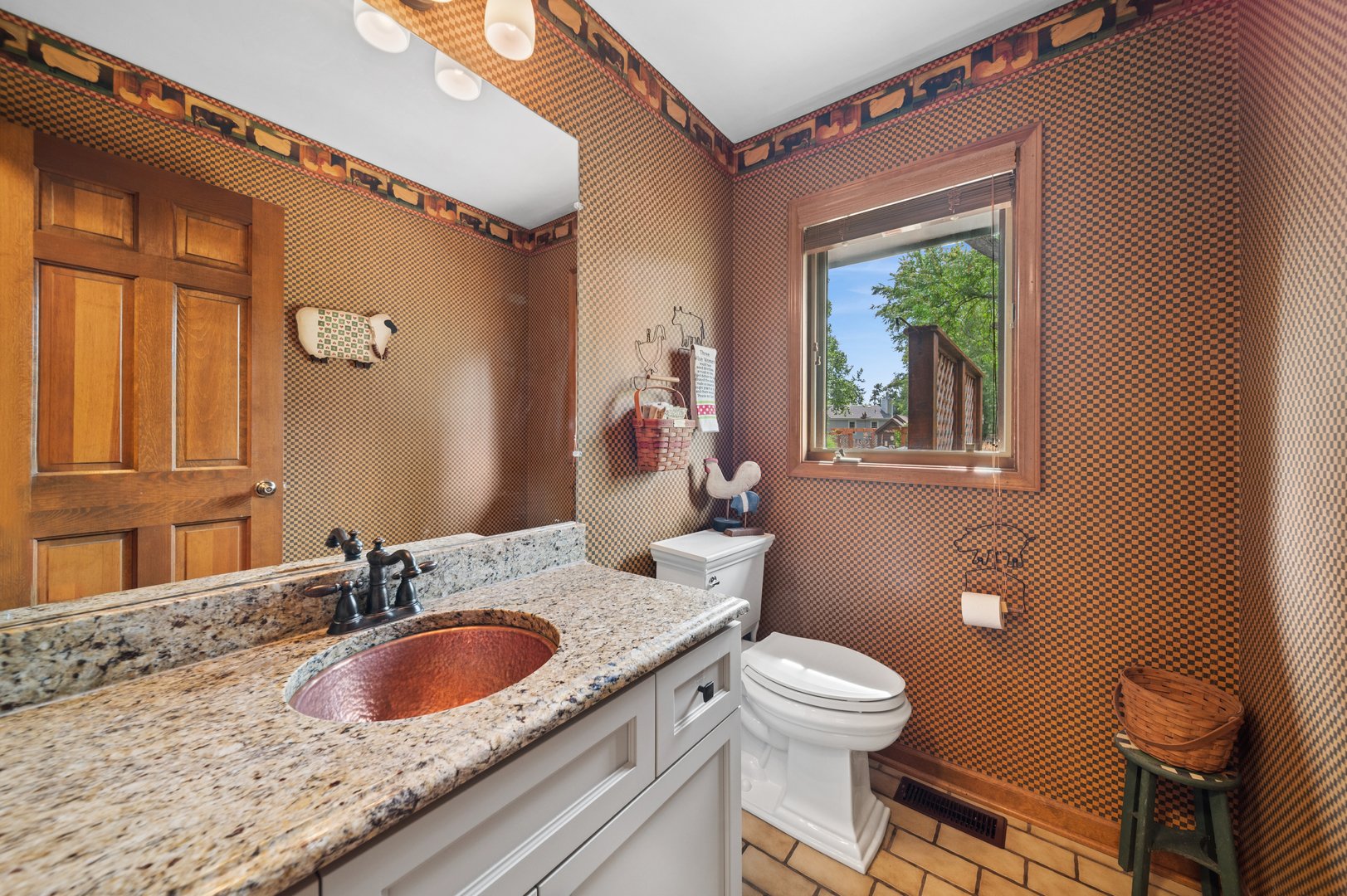 808 Lyndhurst Court