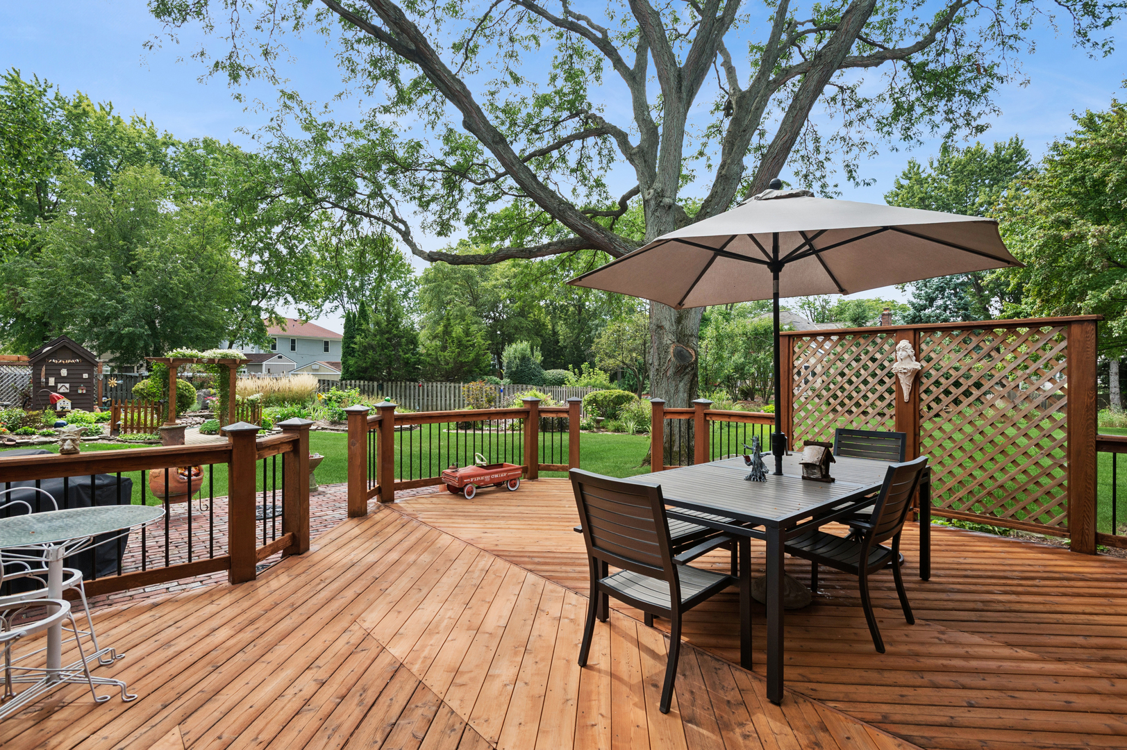 808 Lyndhurst Court