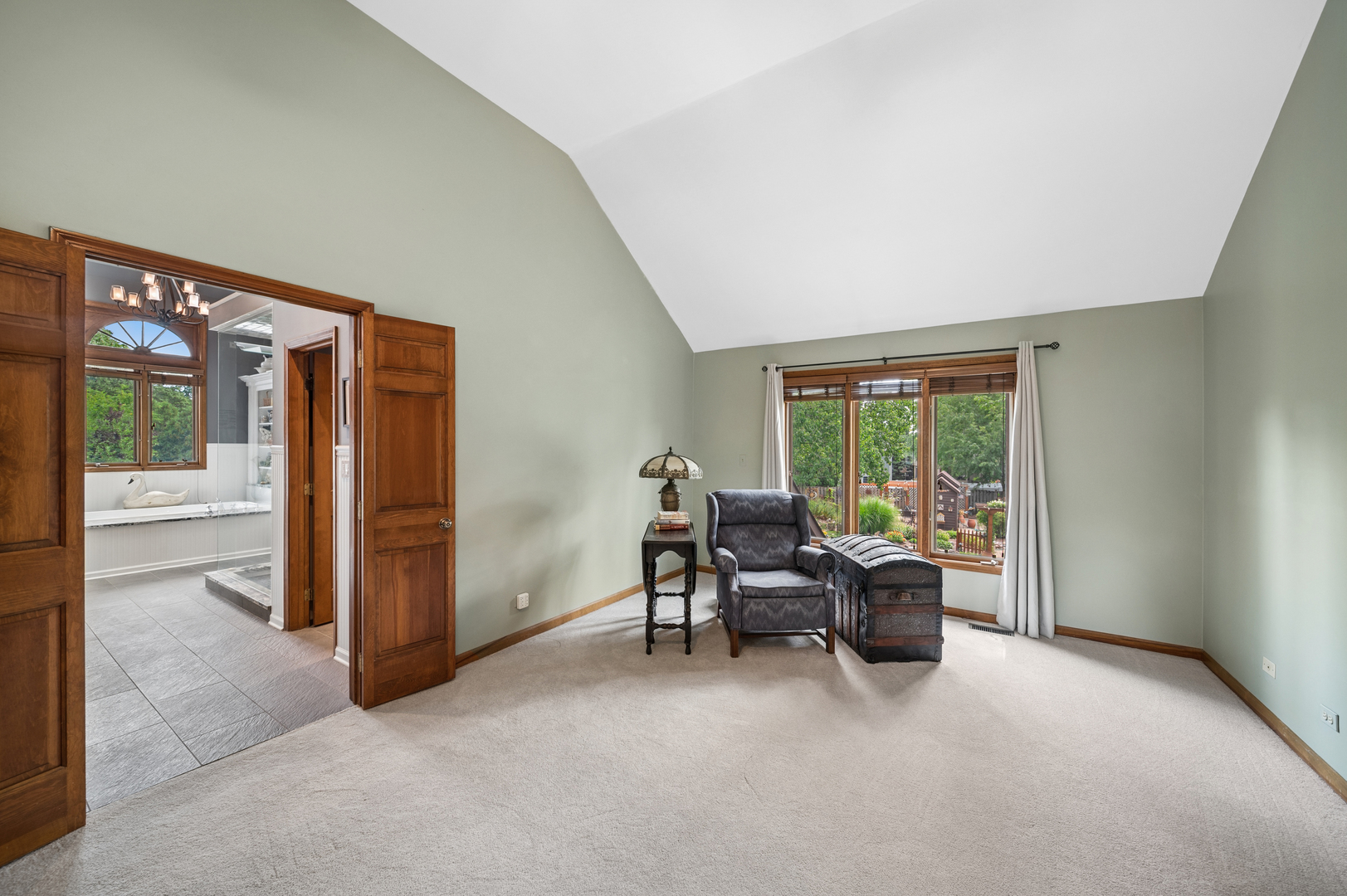 808 Lyndhurst Court