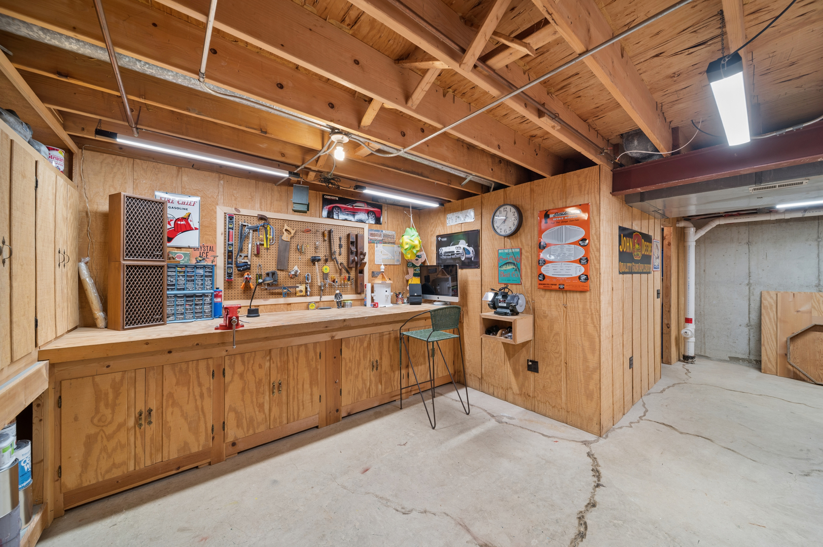 808 Lyndhurst Court