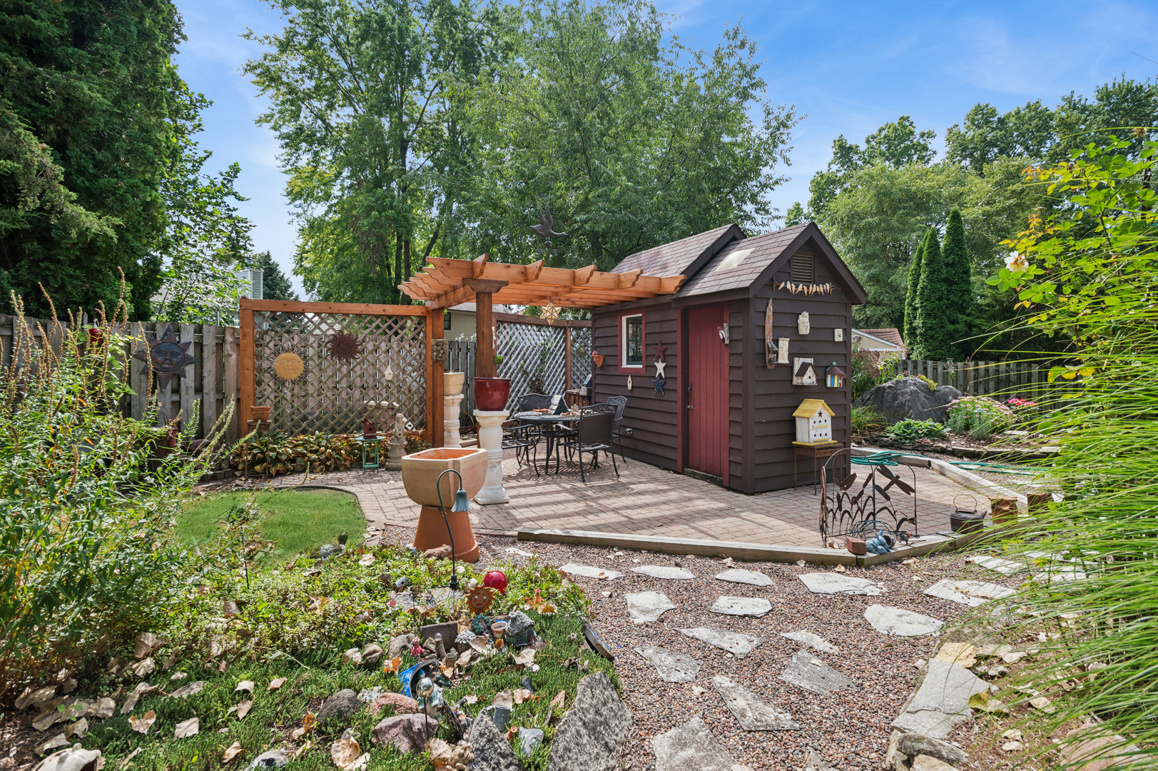 808 Lyndhurst Court
