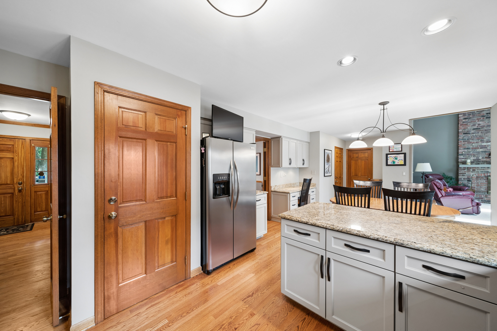 808 Lyndhurst Court