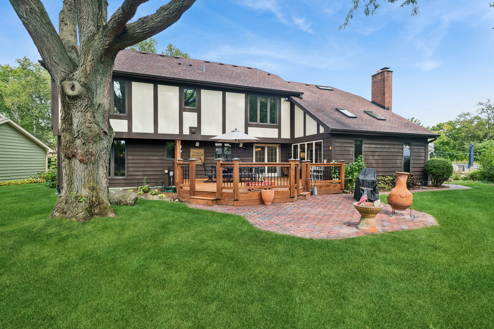 808 Lyndhurst Court
