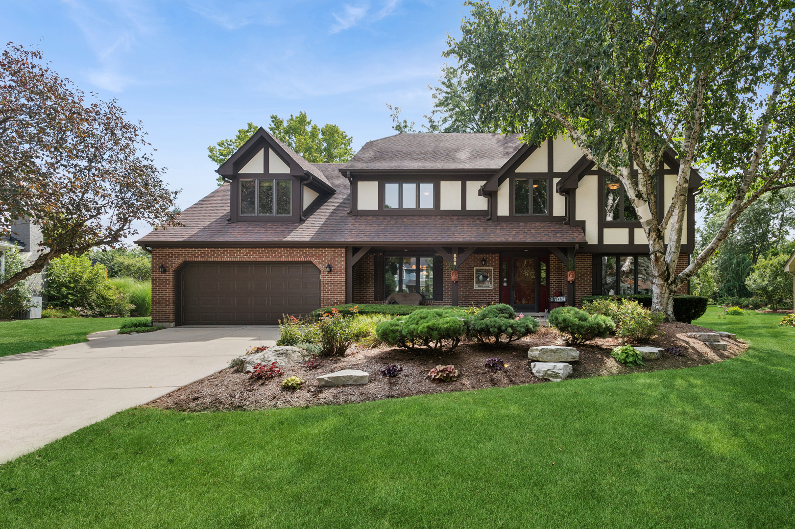 808 Lyndhurst Court