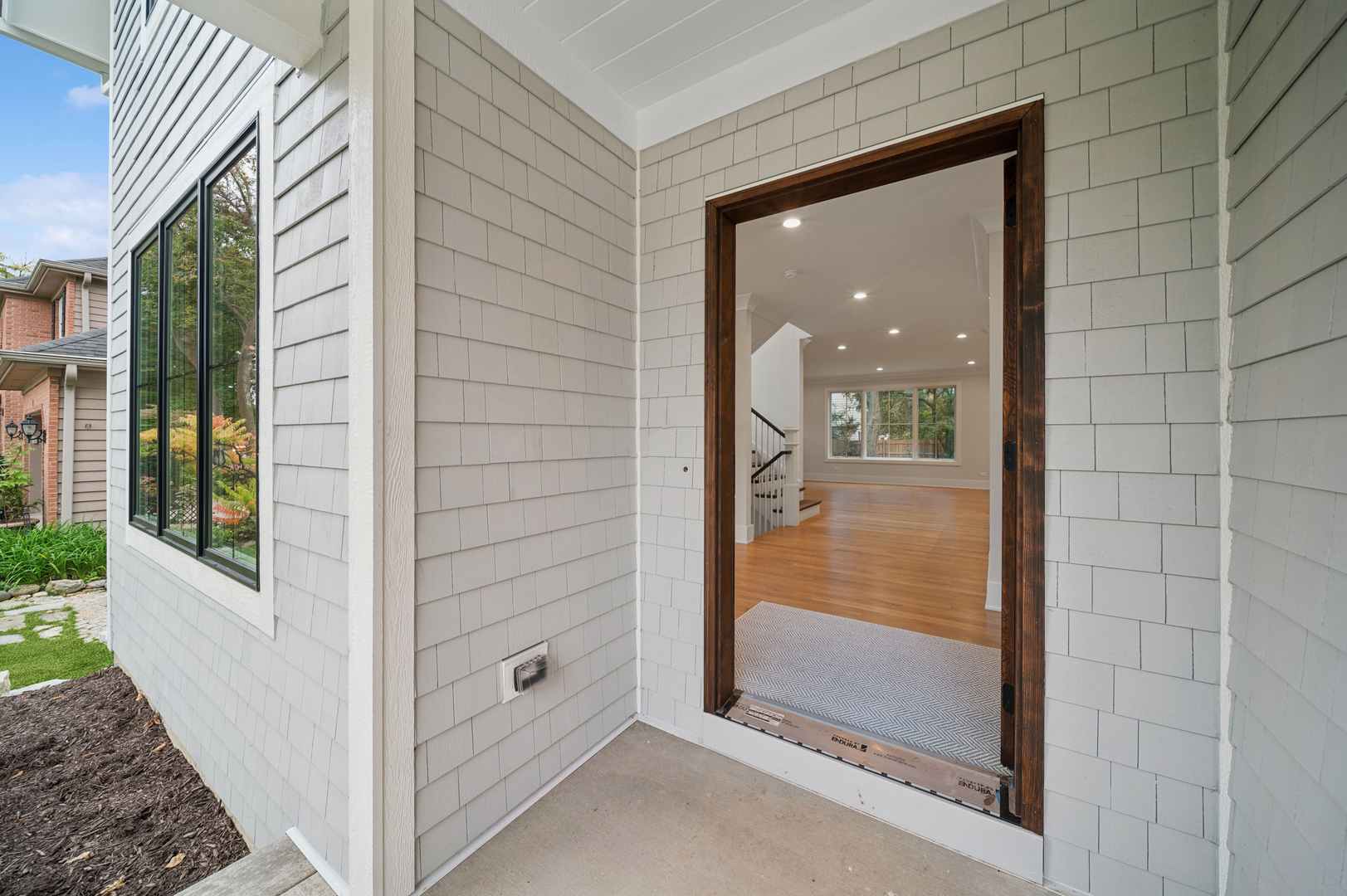 6 W Bauer Road