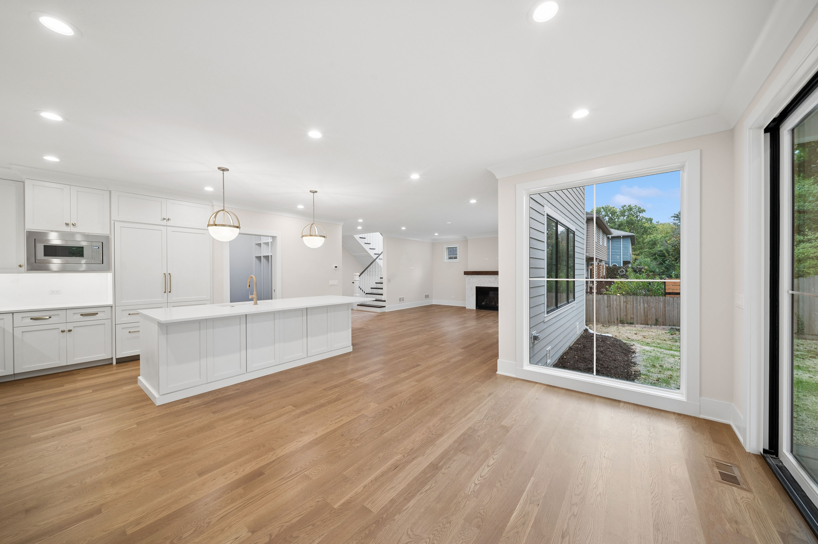 6 W Bauer Road