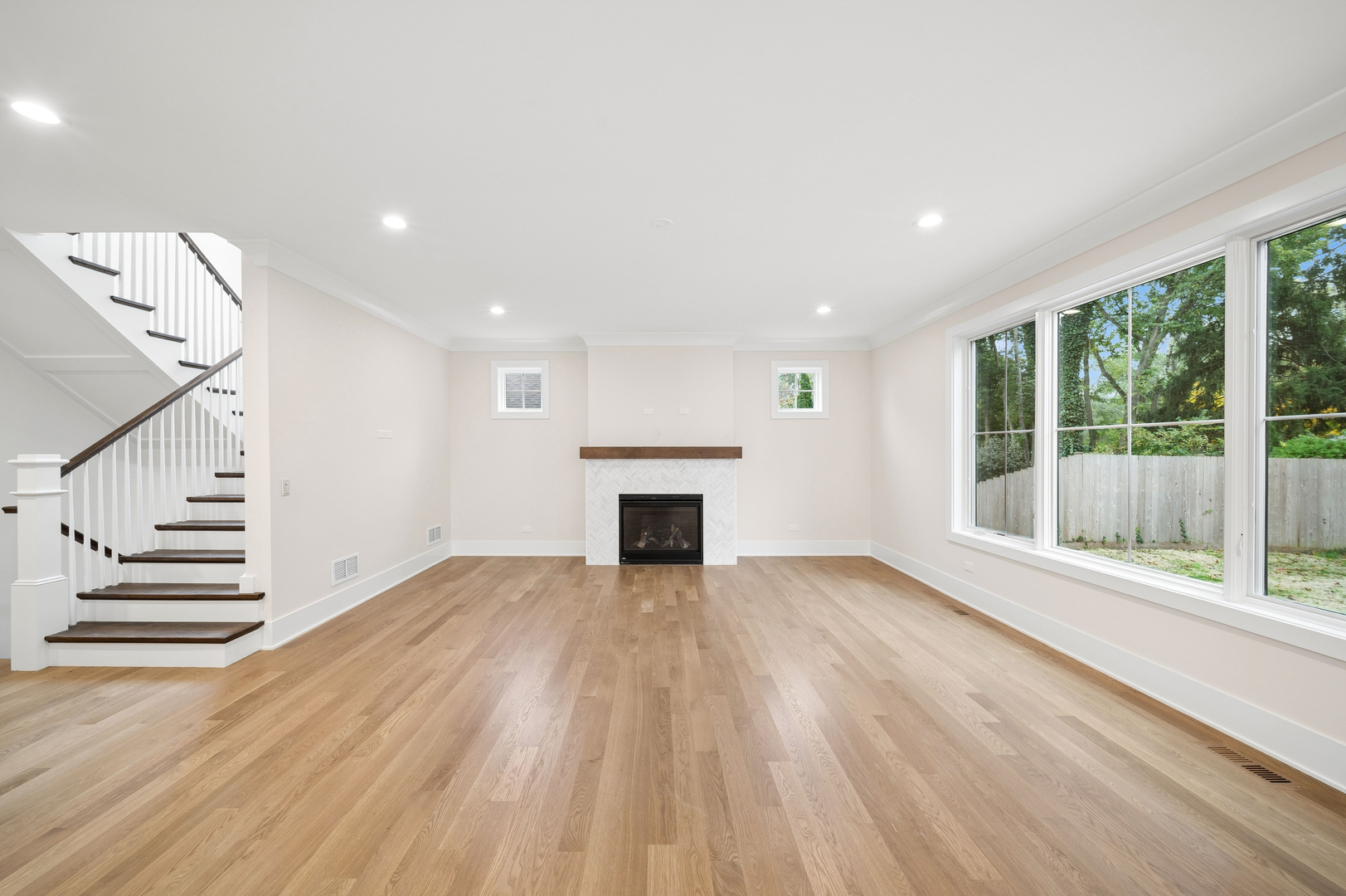 6 W Bauer Road