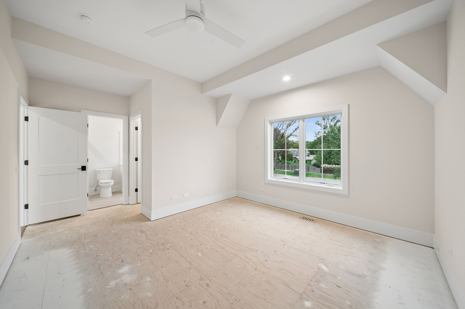 6 W Bauer Road