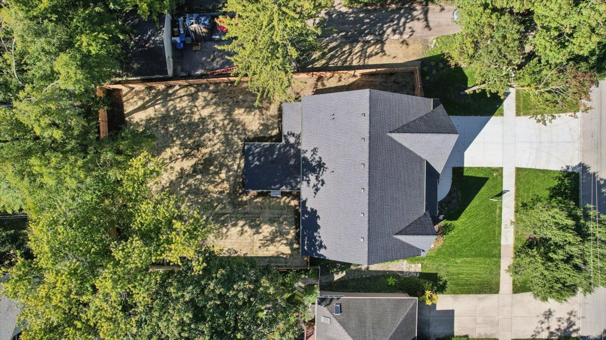 6 W Bauer Road