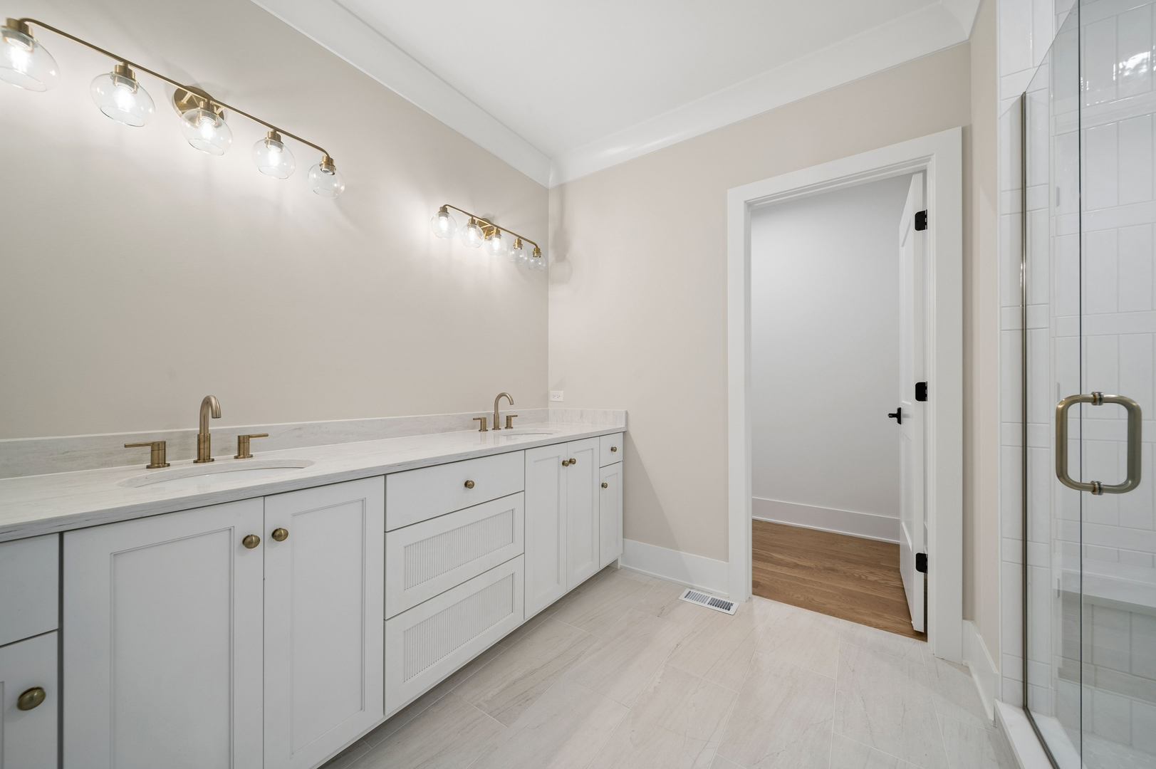 6 W Bauer Road