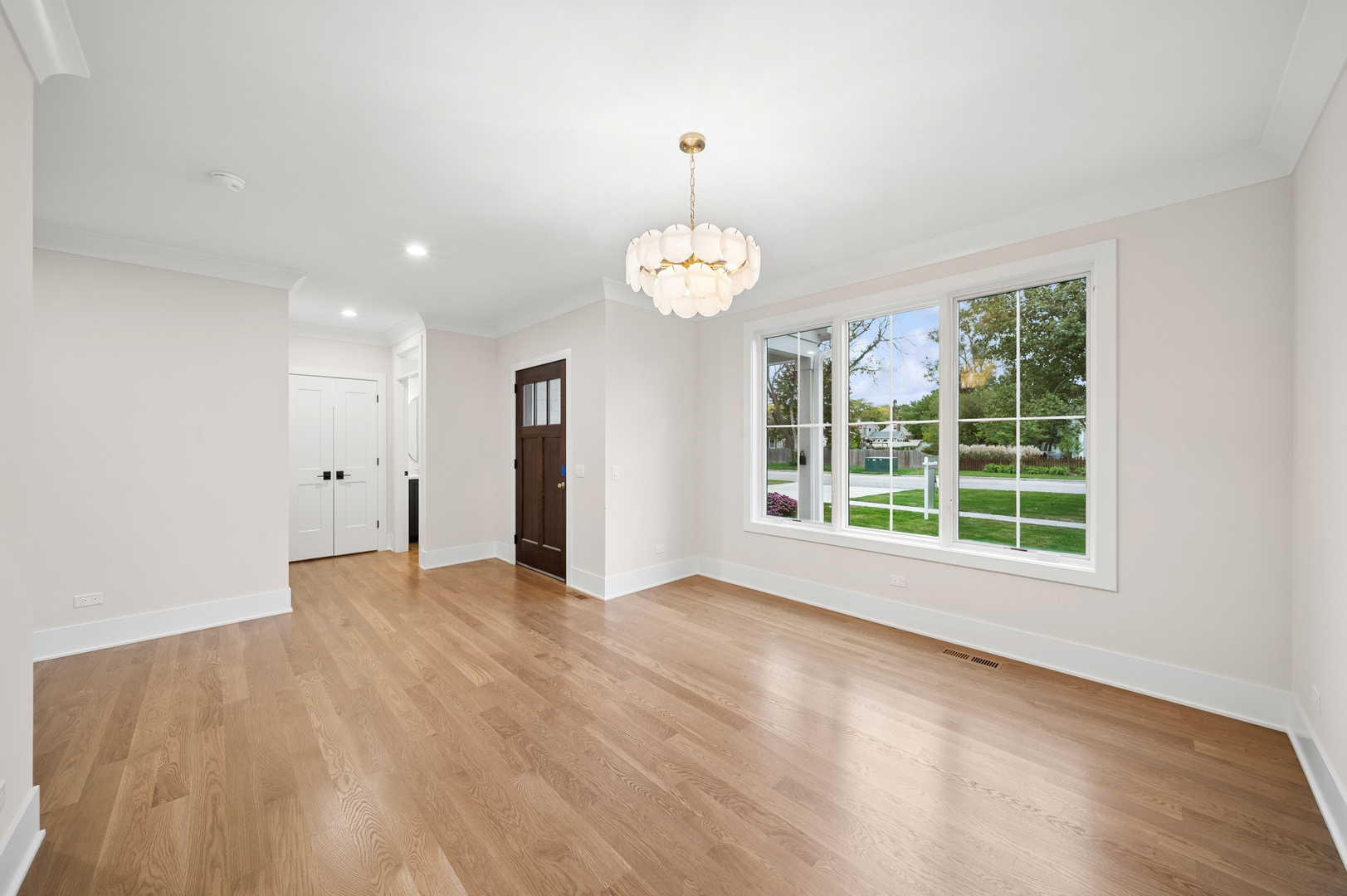 6 W Bauer Road