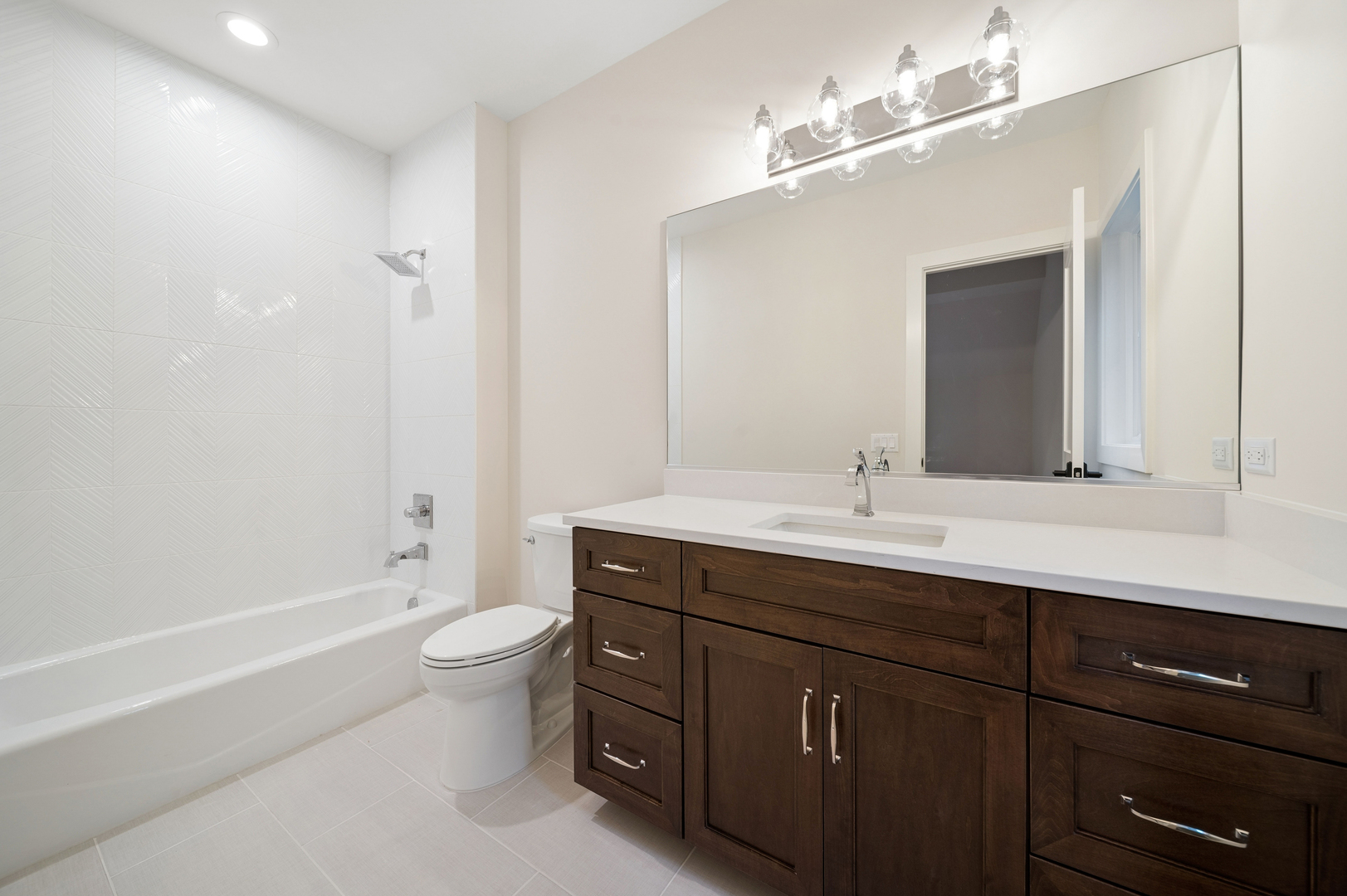 6 W Bauer Road