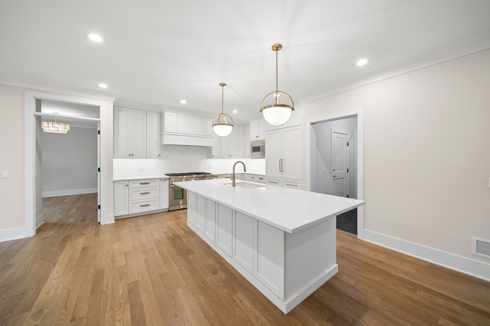 6 W Bauer Road
