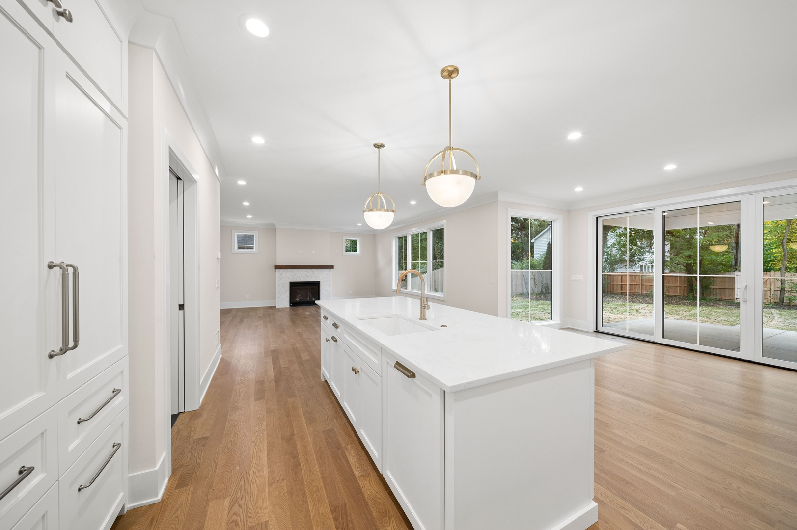 6 W Bauer Road