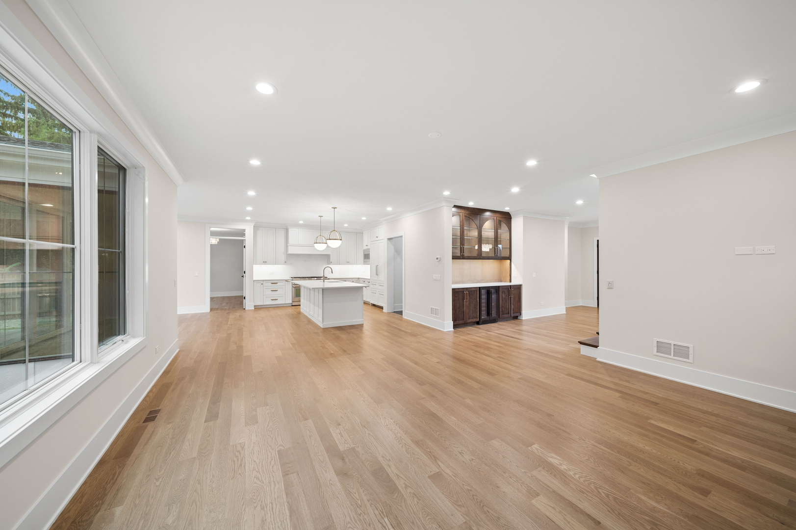 6 W Bauer Road