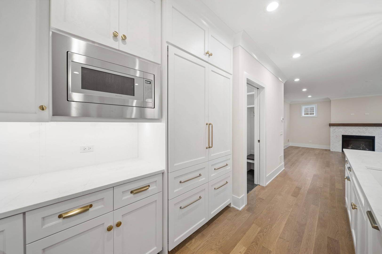 6 W Bauer Road
