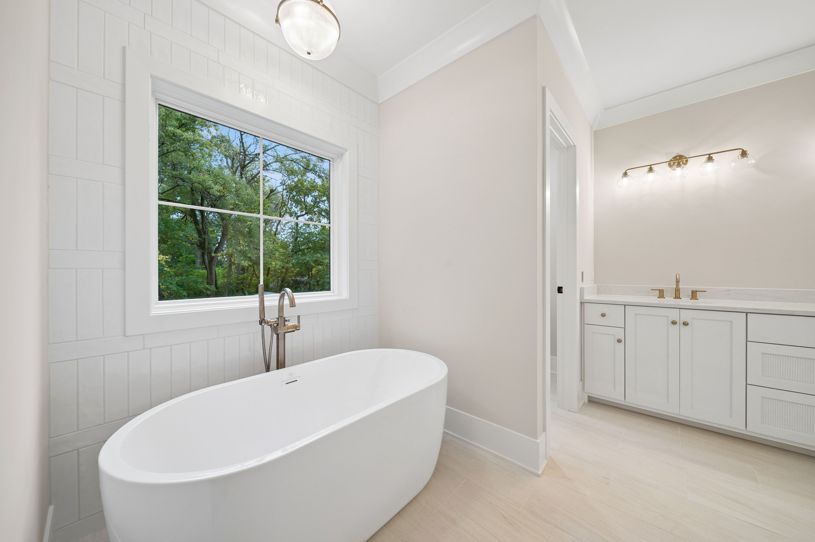 6 W Bauer Road