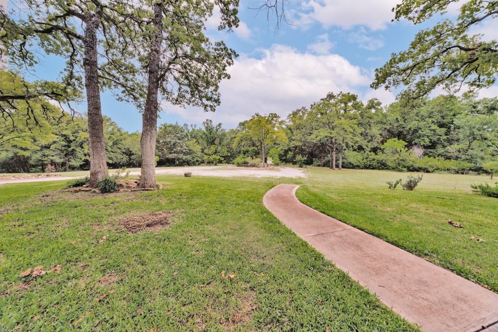 215 Private Road 2394