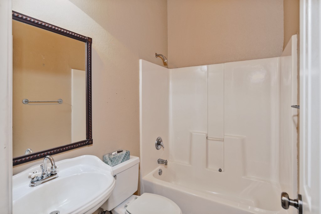 215 Private Road 2394