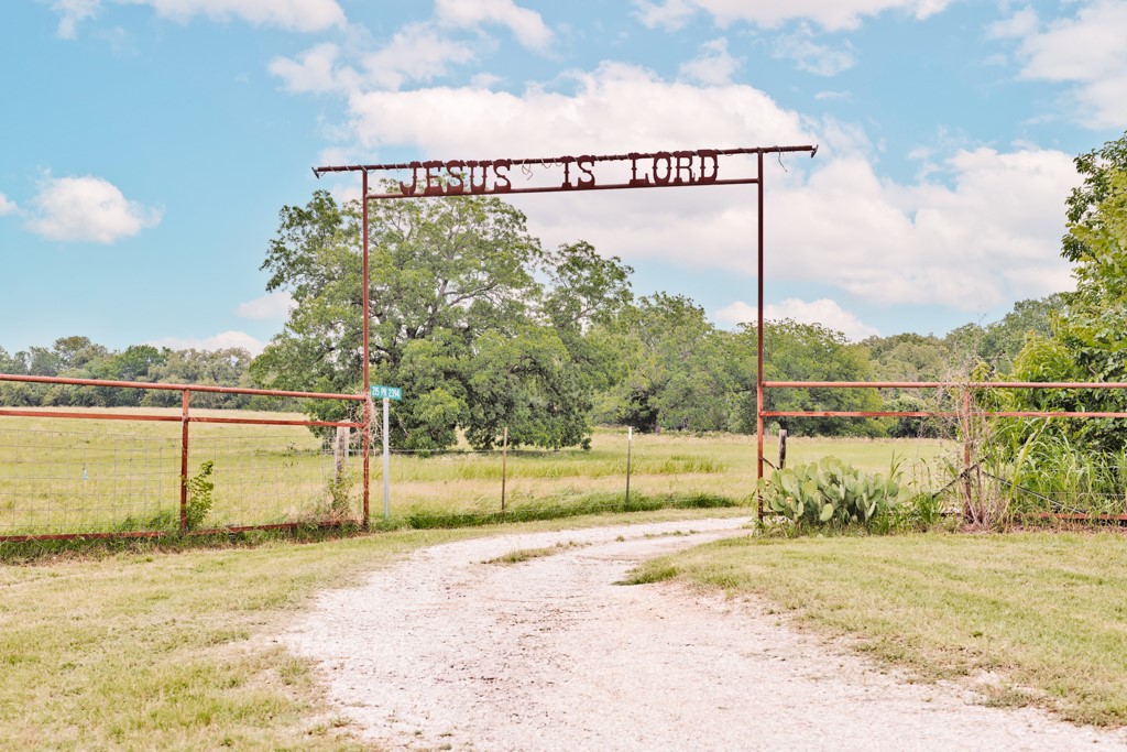 215 Private Road 2394