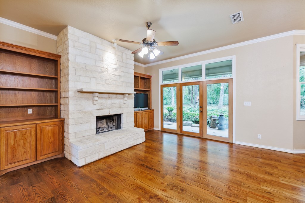 215 Private Road 2394