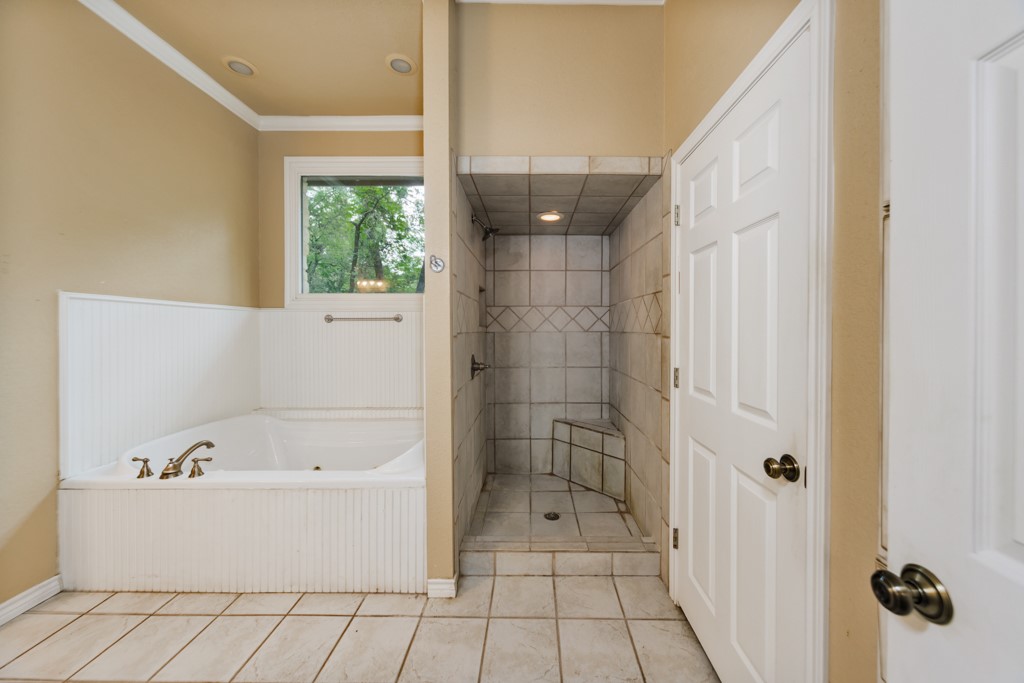 215 Private Road 2394