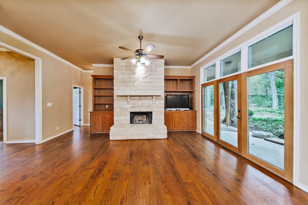 215 Private Road 2394