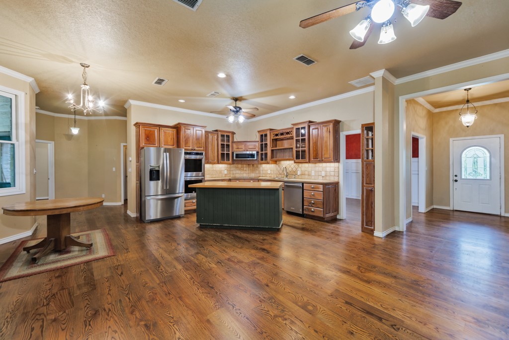 215 Private Road 2394