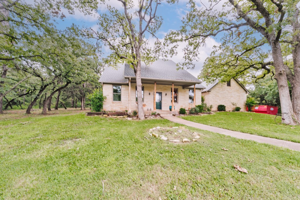 215 Private Road 2394