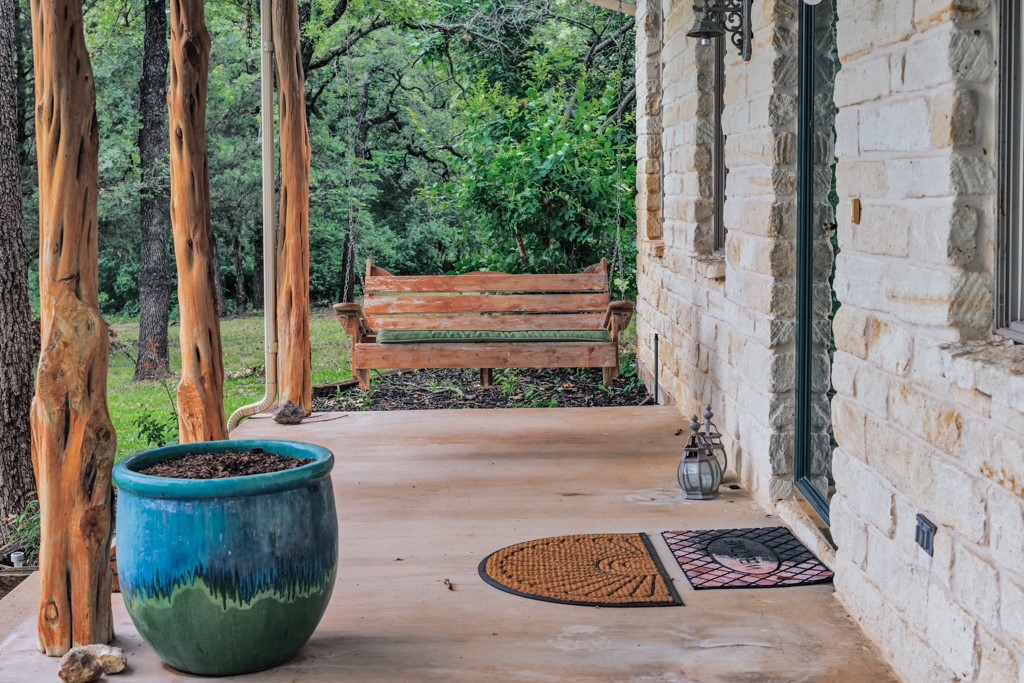 215 Private Road 2394