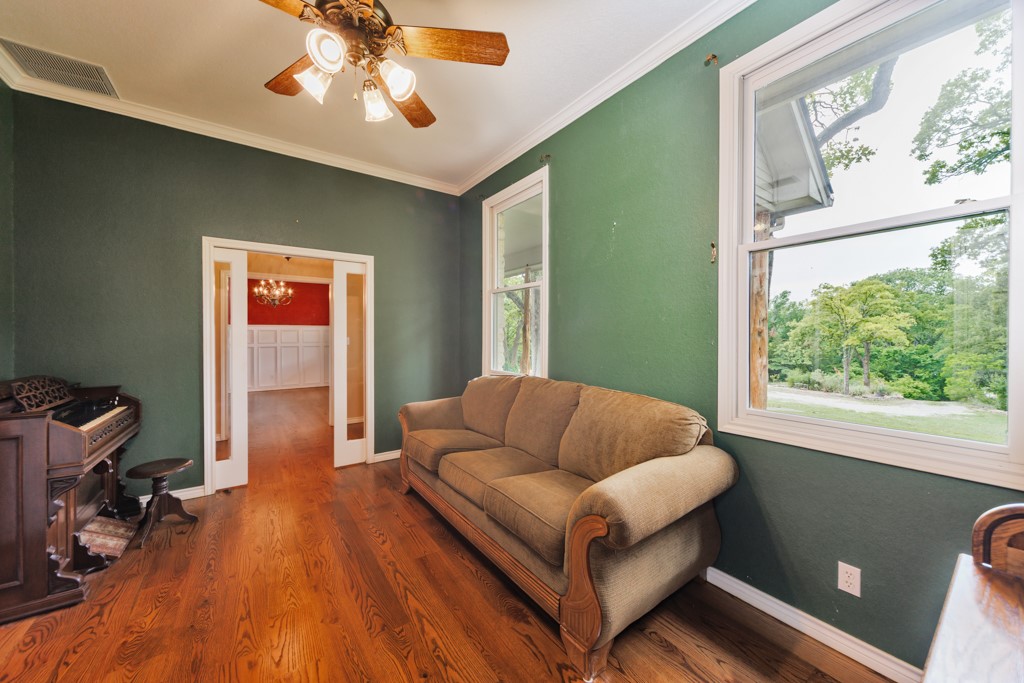 215 Private Road 2394