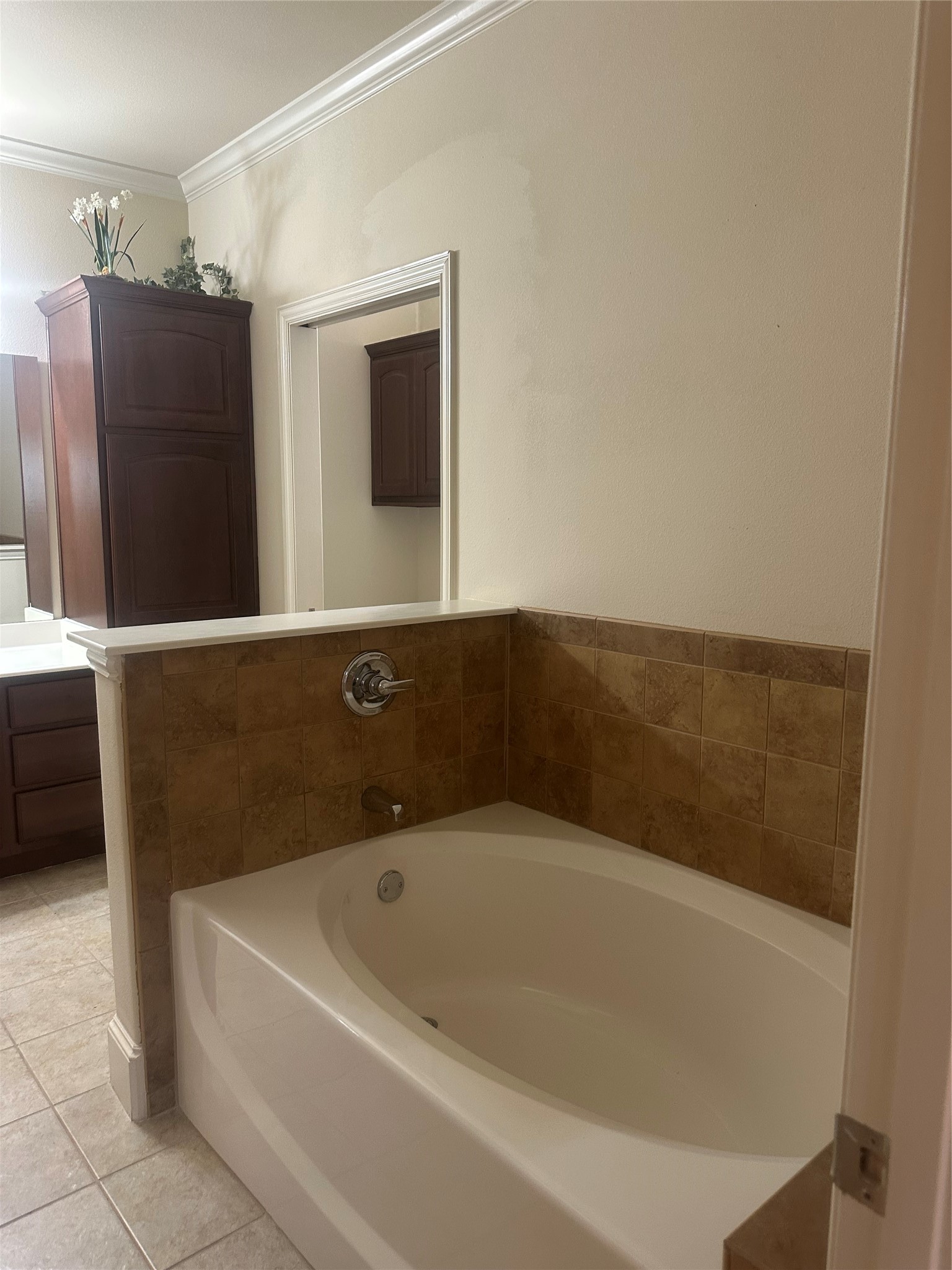 380 Greathouse Village