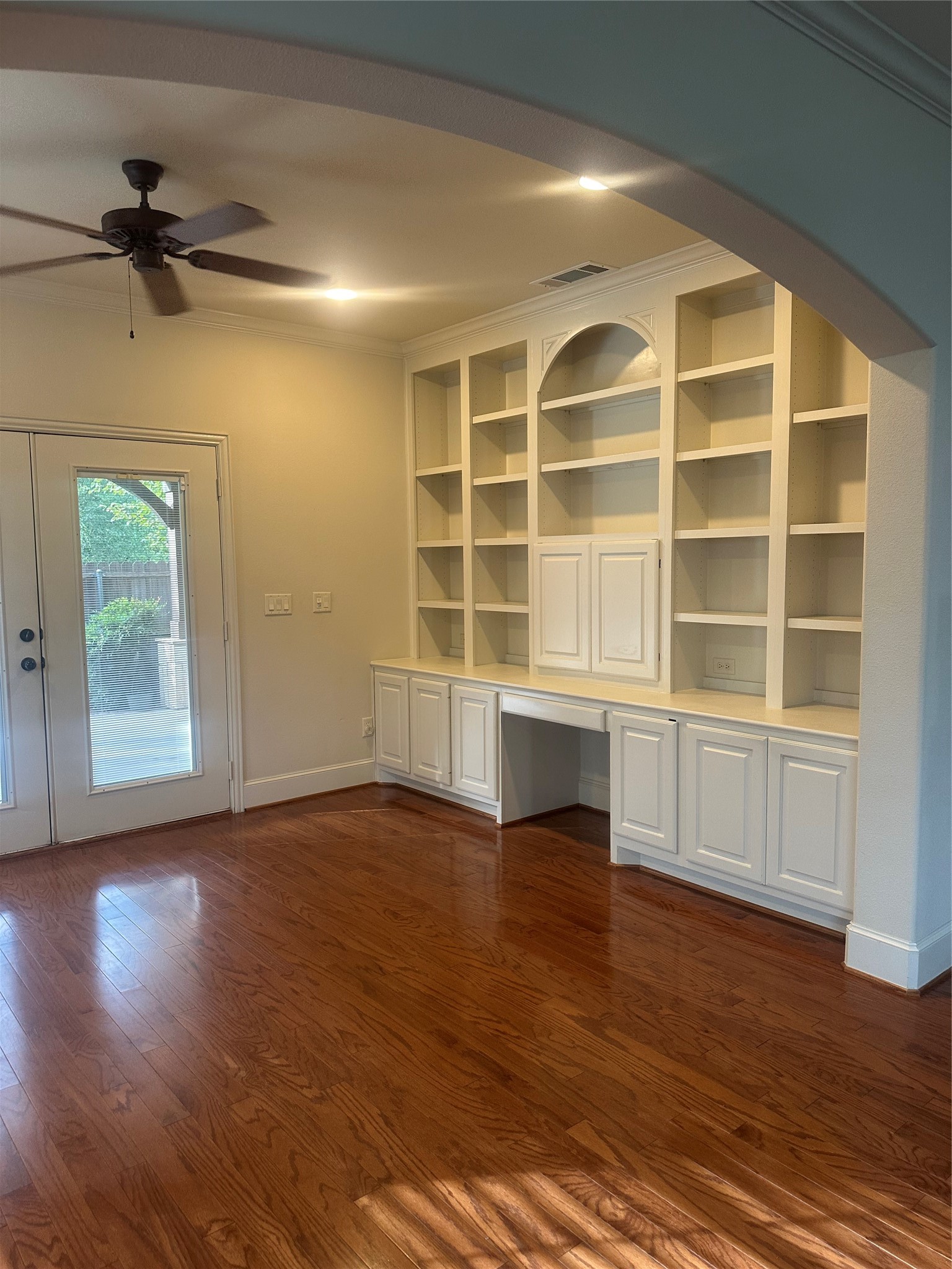 380 Greathouse Village